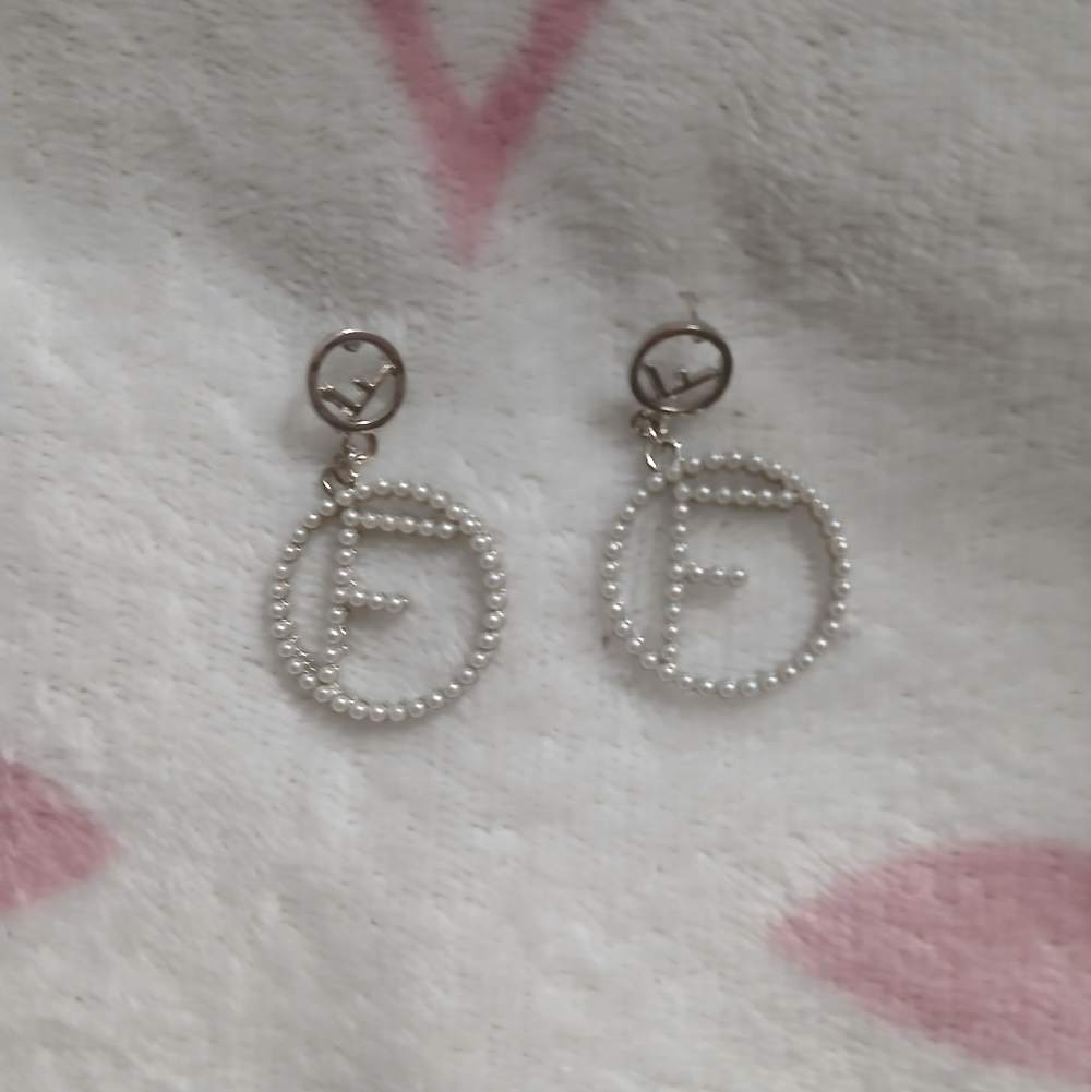Elegant Pearl and Silver Earrings